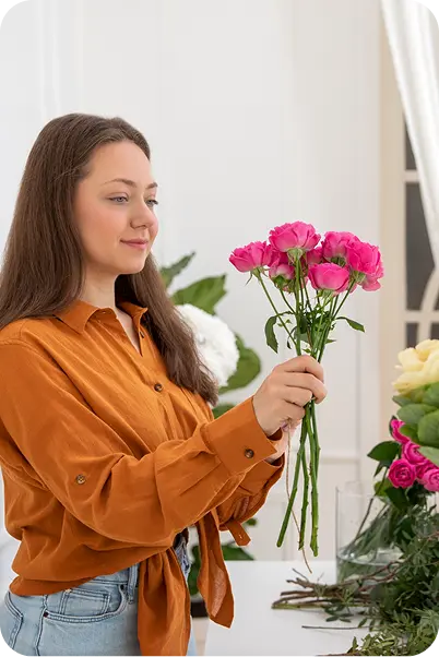 Hybrid Flower Delivery Model Illustration